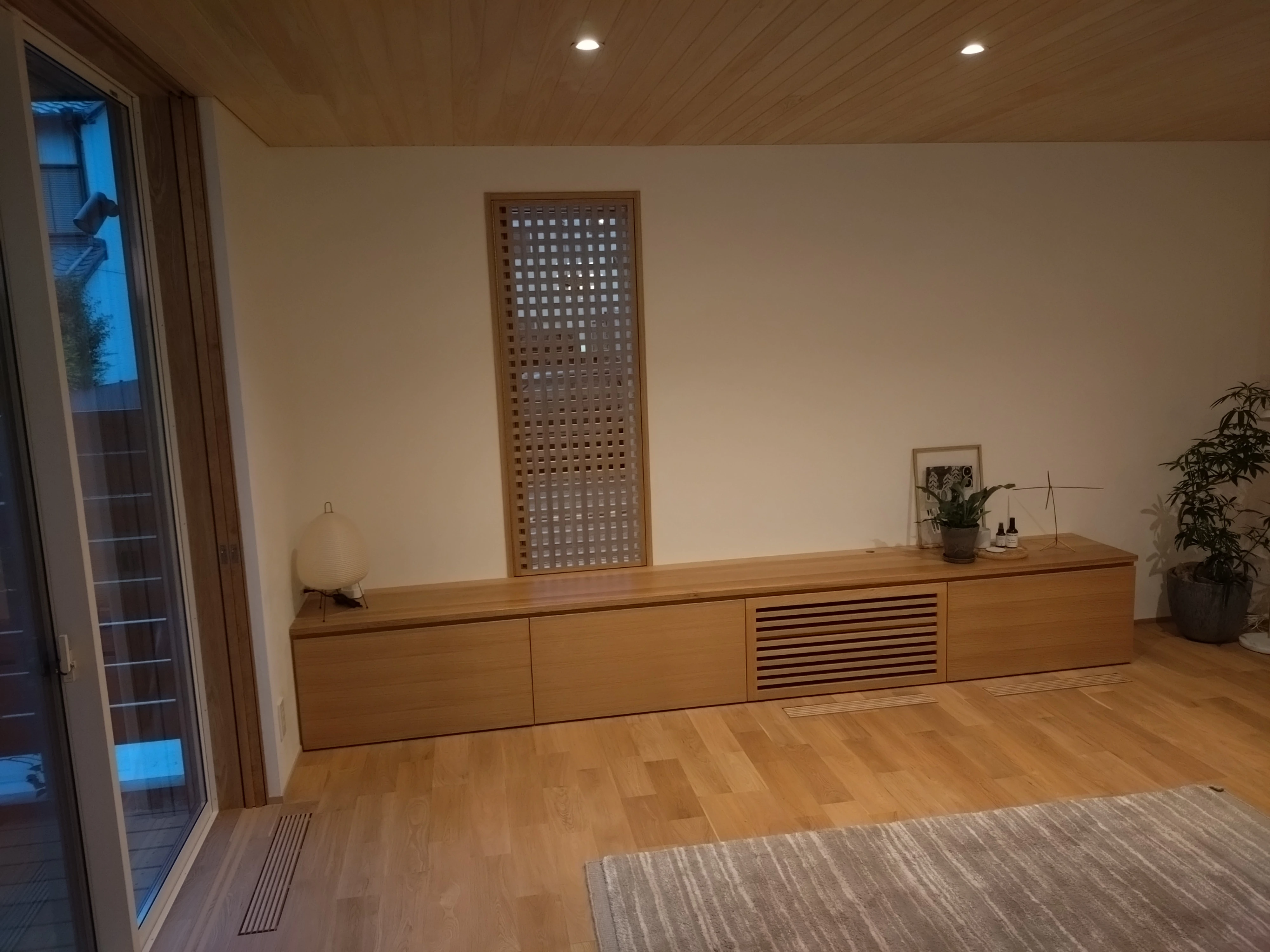 自宅をおしゃれに彩る！木製建具でリフォームアイデアをご提案